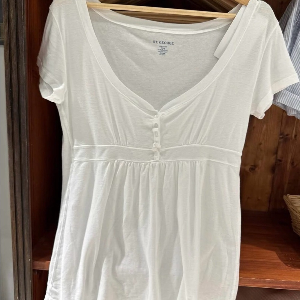 Brandy Melville babydoll white shirt brand new with tag